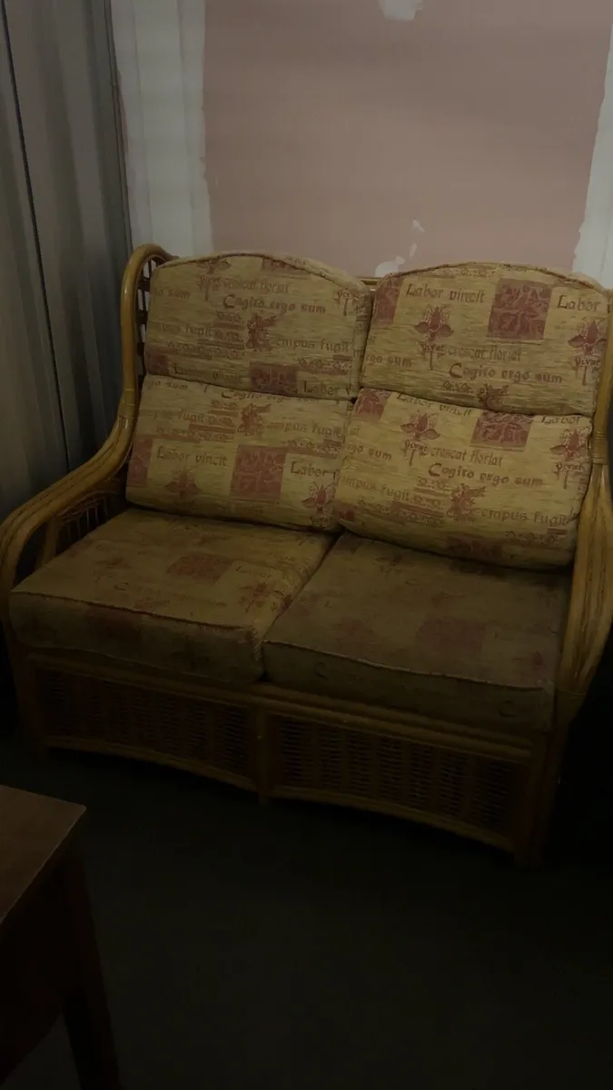 3 piece wicker chairs - Image 1