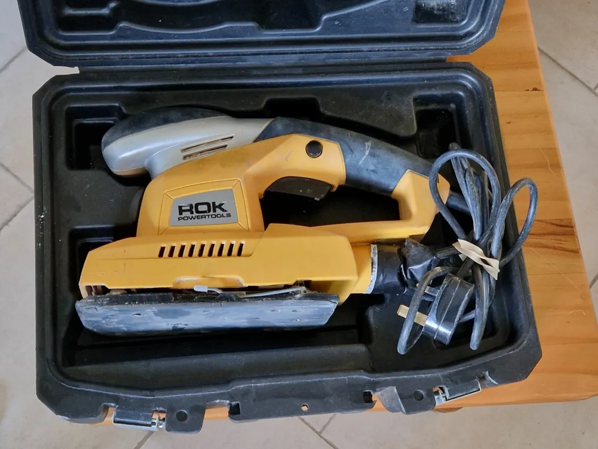 ROK Powertools Sander, Model WSSC200, Carry Case - Image 1