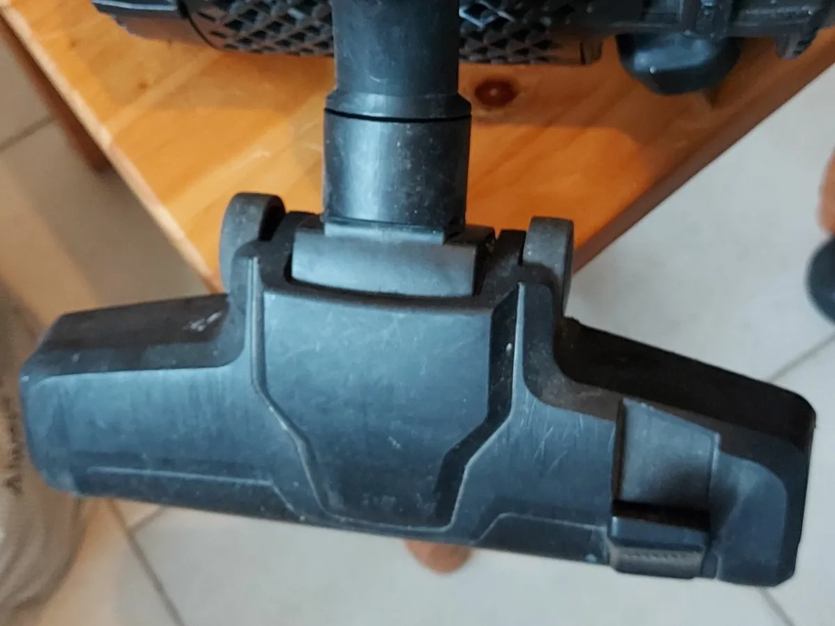 Morphy Richards Vacuum Cleaner, Model 980579 - Image 4