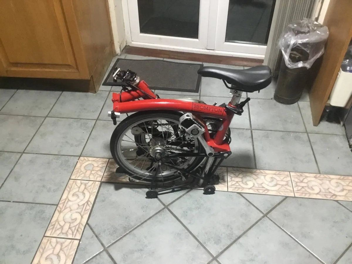 Brompton folding bike - Image 2