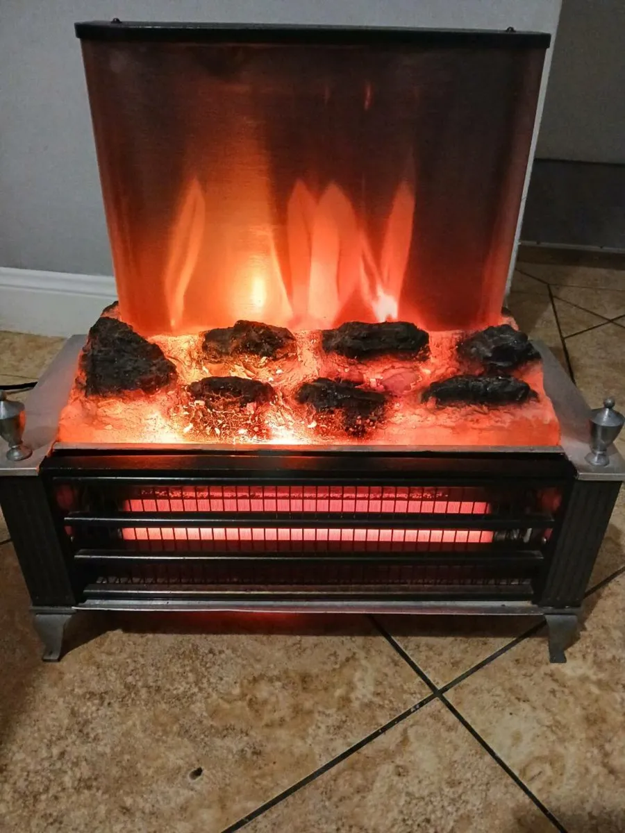 Lovely heater working perfect pm - Image 1