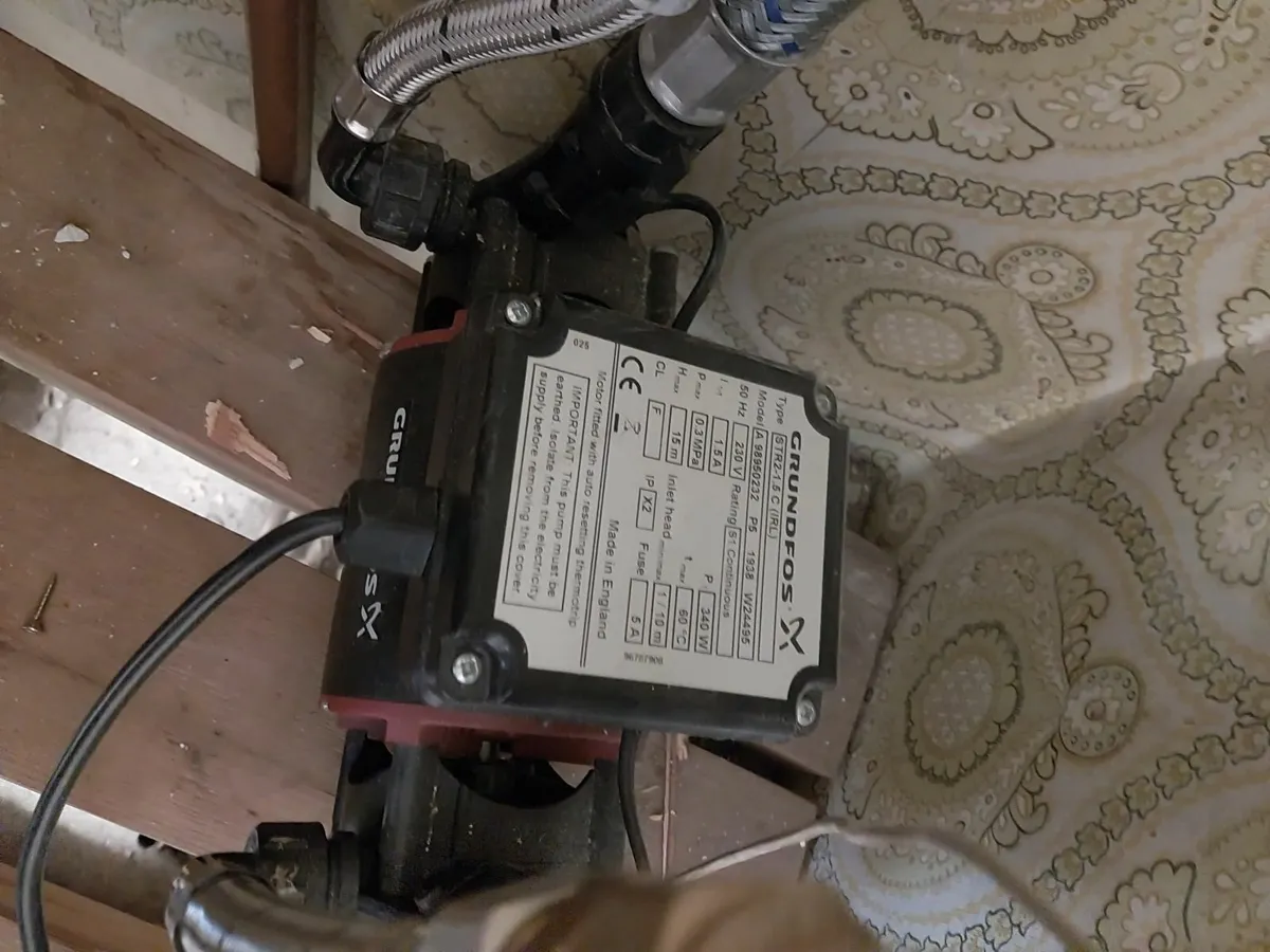 Pump and cylinder - Image 3