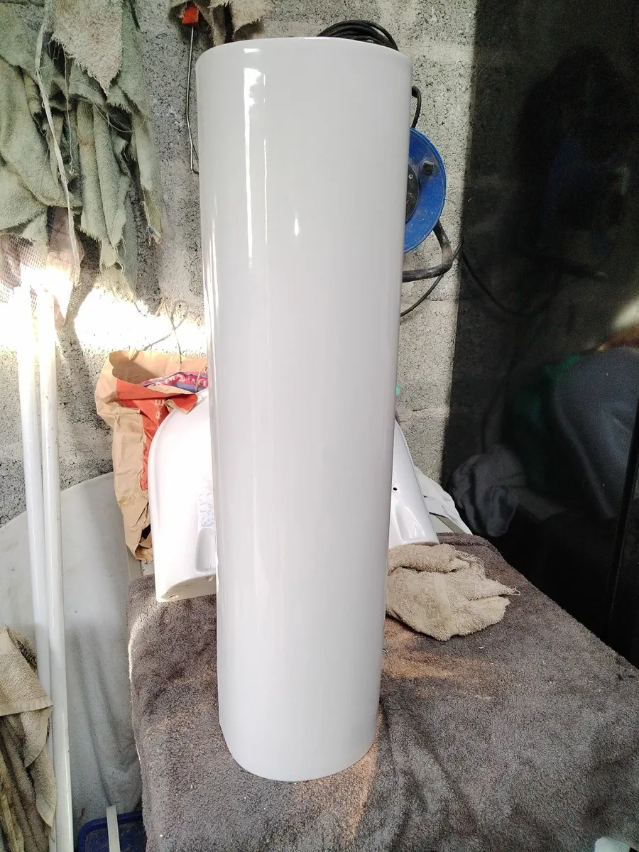 Basin and pedestal - Image 2