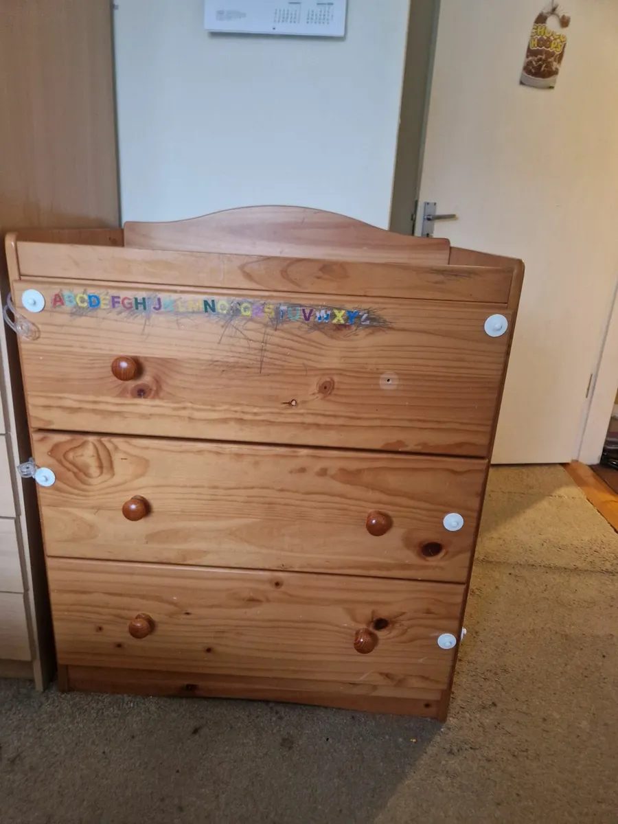 Baby changing cupboard - Image 1