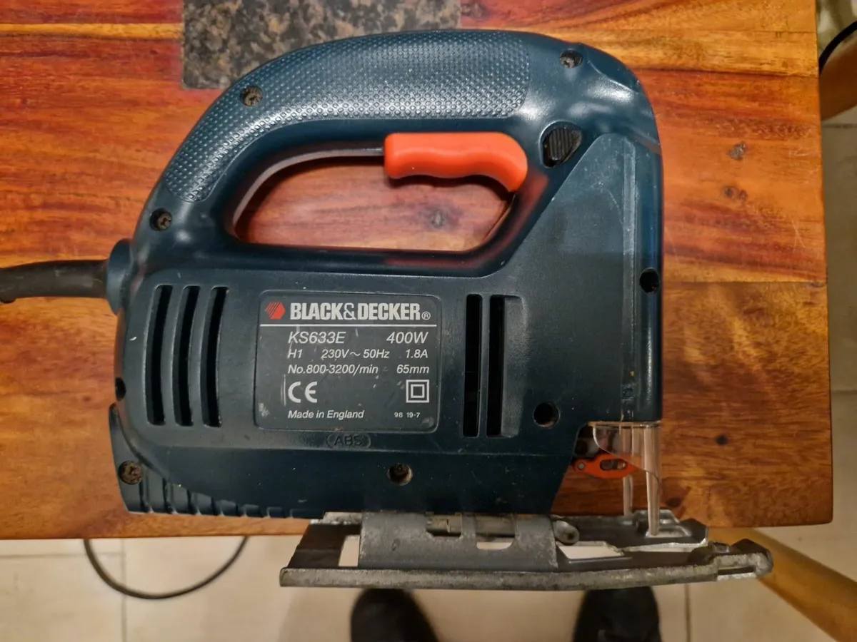 Black & Decker Ks633E 400W Variable Speed Jigsaw - Image 1