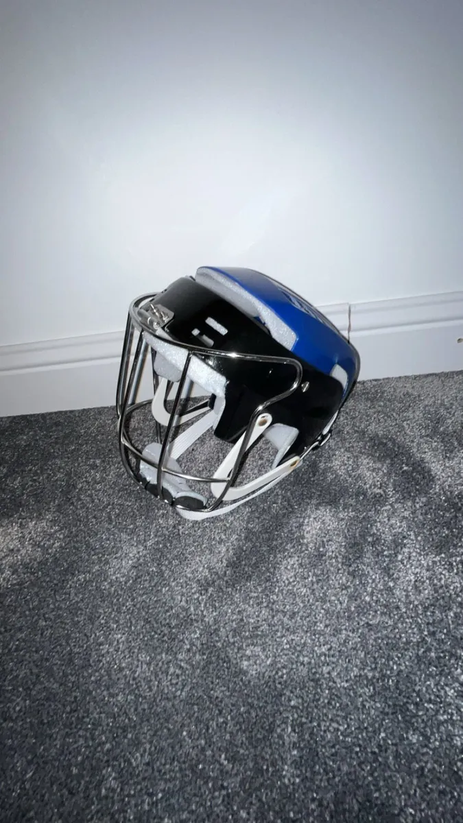 Hurling helmet - Image 2