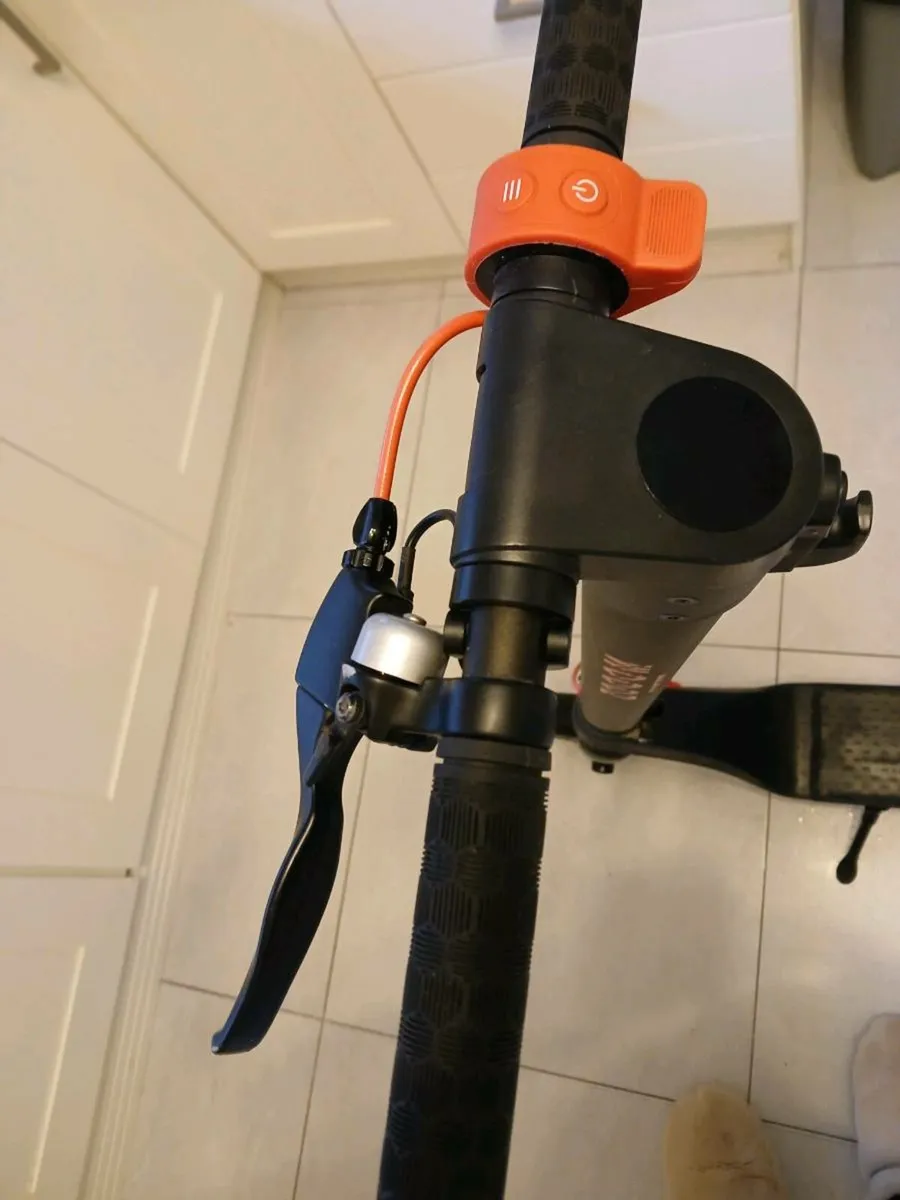 Electric scooter - Image 4