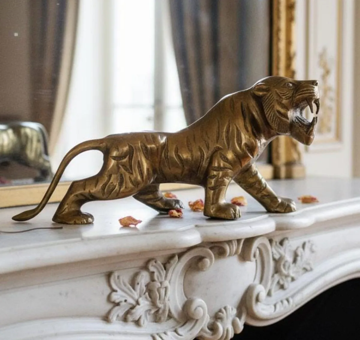 Unic rare Vintage asian brass tiger large size 2kg - Image 1