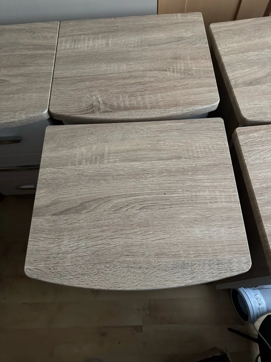 White lockers - Image 3