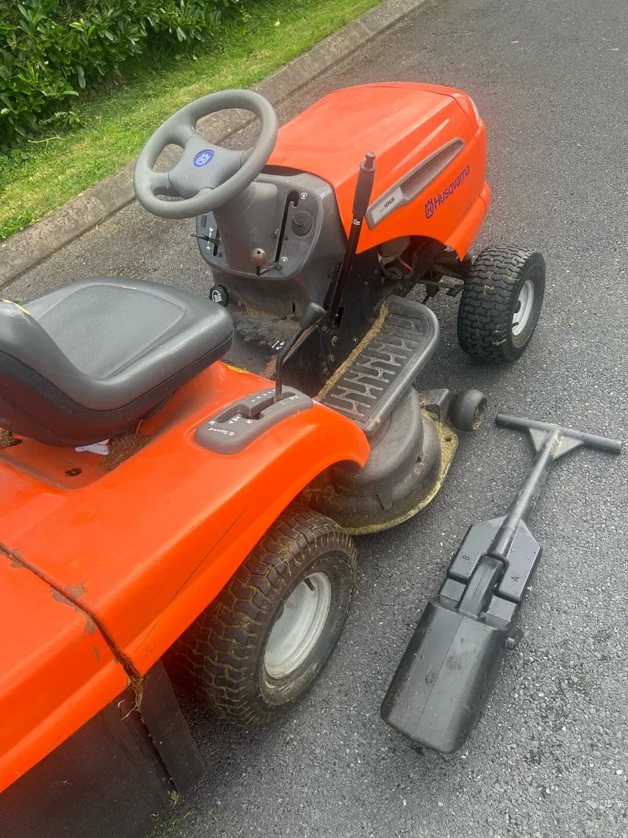 Husqvarna Ride On Lawnmower - Image 4