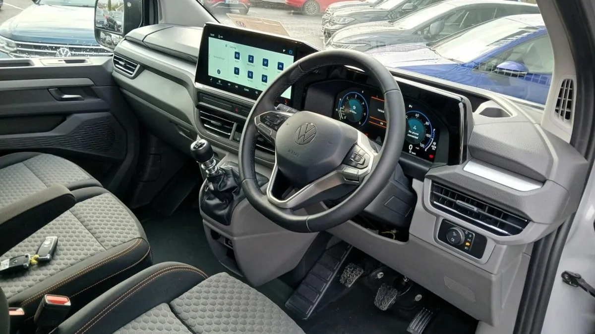 Volkswagen Transporter Pan-Americana LWB28 110BHP - Image 4