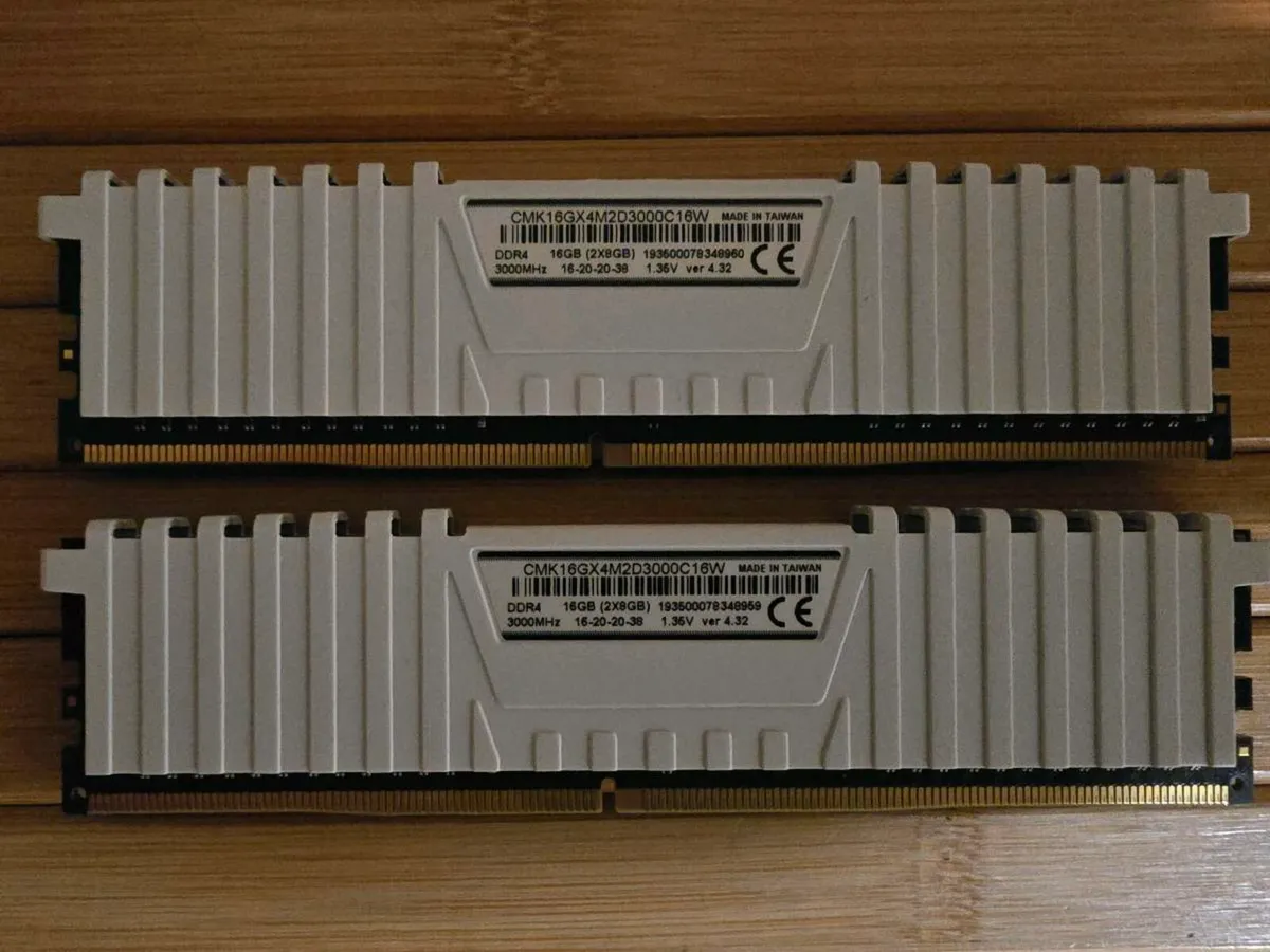 Corsair Vengeance LPX White DDR4 16GB - Image 2