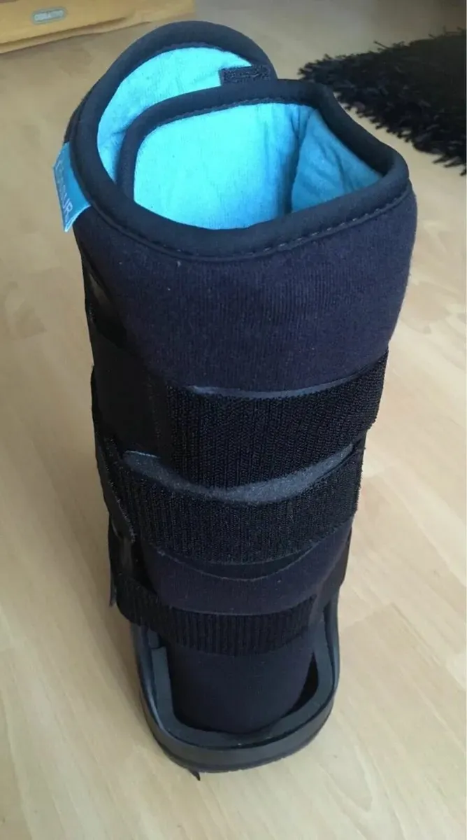 Ossur FormFit Walker Orthopaedic Boot, Large - Image 4