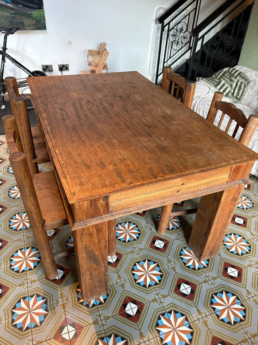 Dining table - Image 1