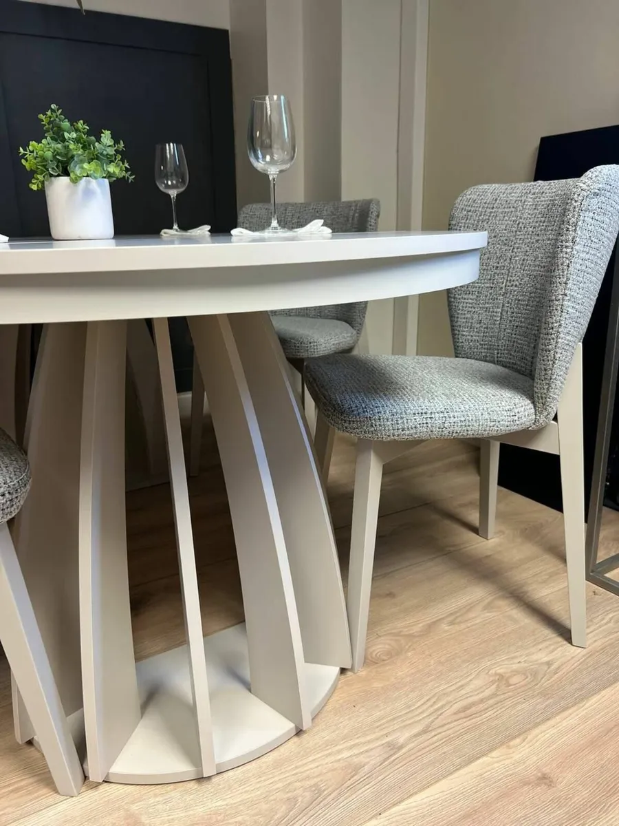 Extandable Table 180 cm and 4 Chairs - Image 4