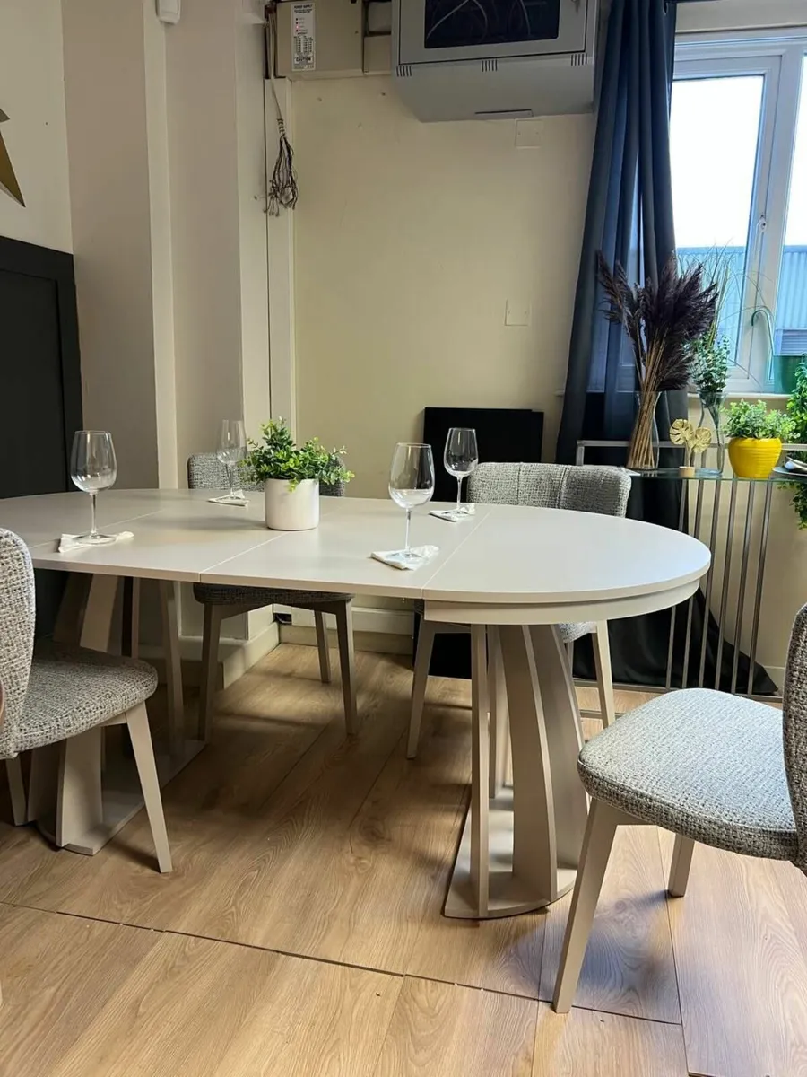 Extandable Table 180 cm and 4 Chairs - Image 2