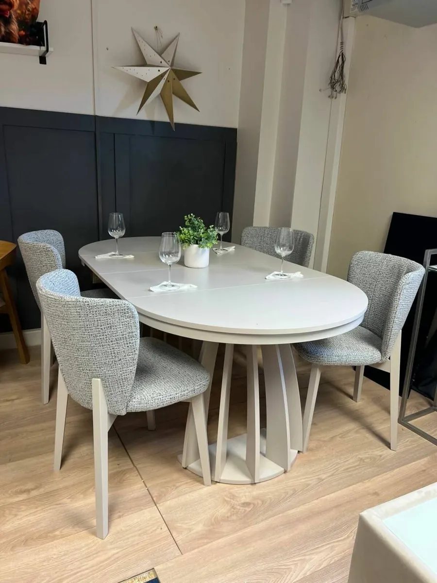Extandable Table 180 cm and 4 Chairs - Image 1