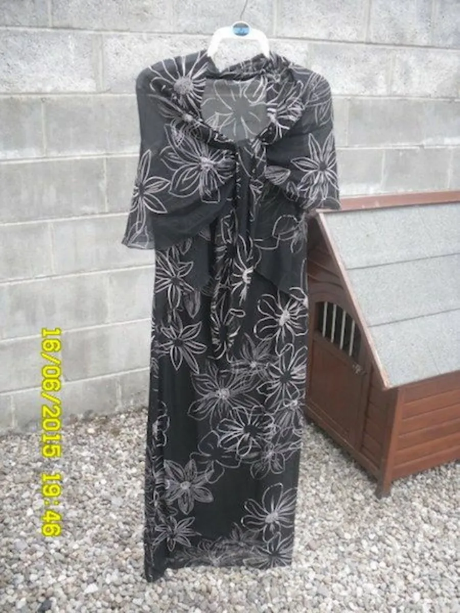 BRAND NEW LadyH Designer Dress with Matching Shawl - Image 2