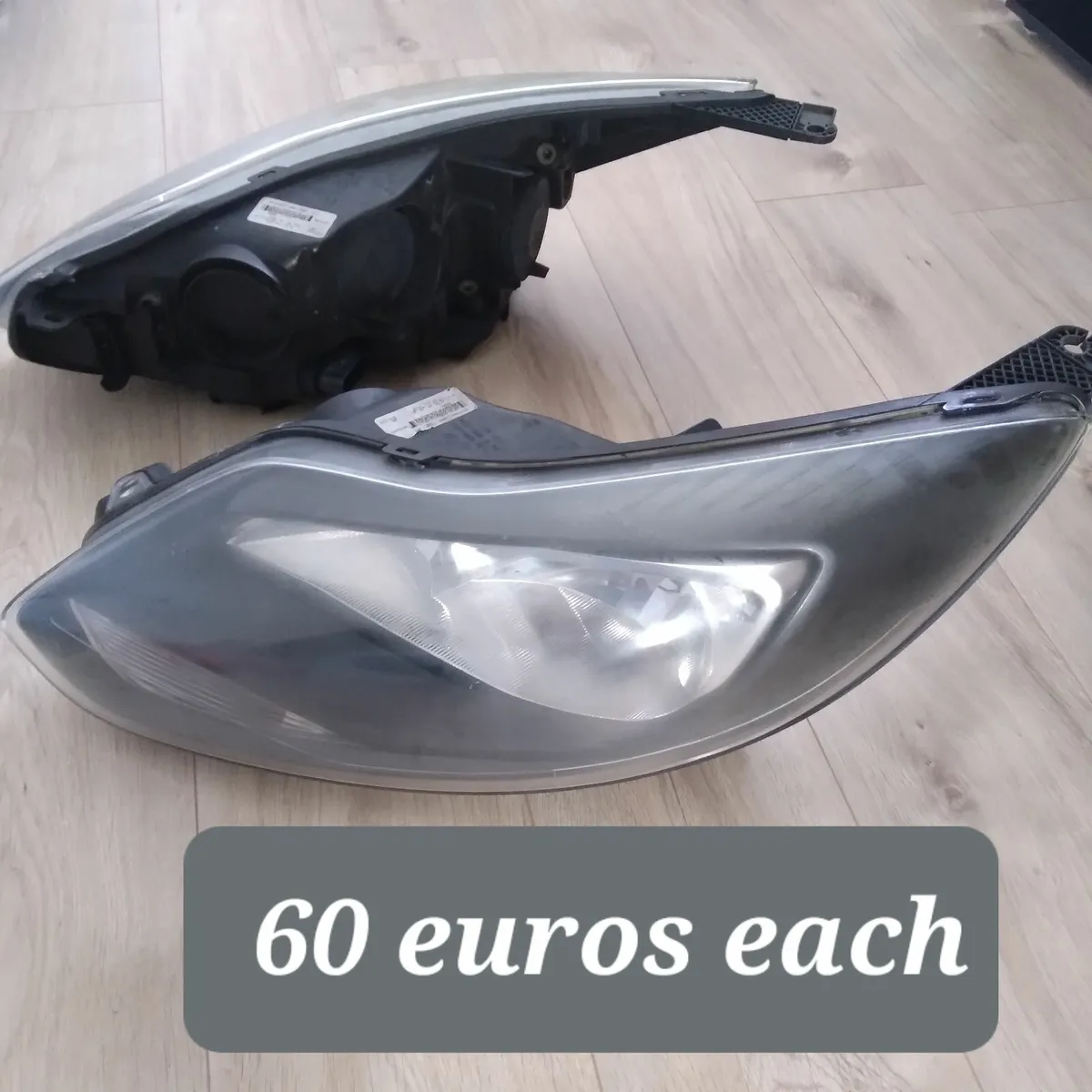 ford 2011  oward carparts. lights. dri side mirror - Image 1