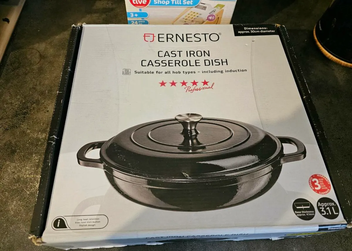 Ernesto Cast Iron Casserole Dish (30cm) new. - Image 1