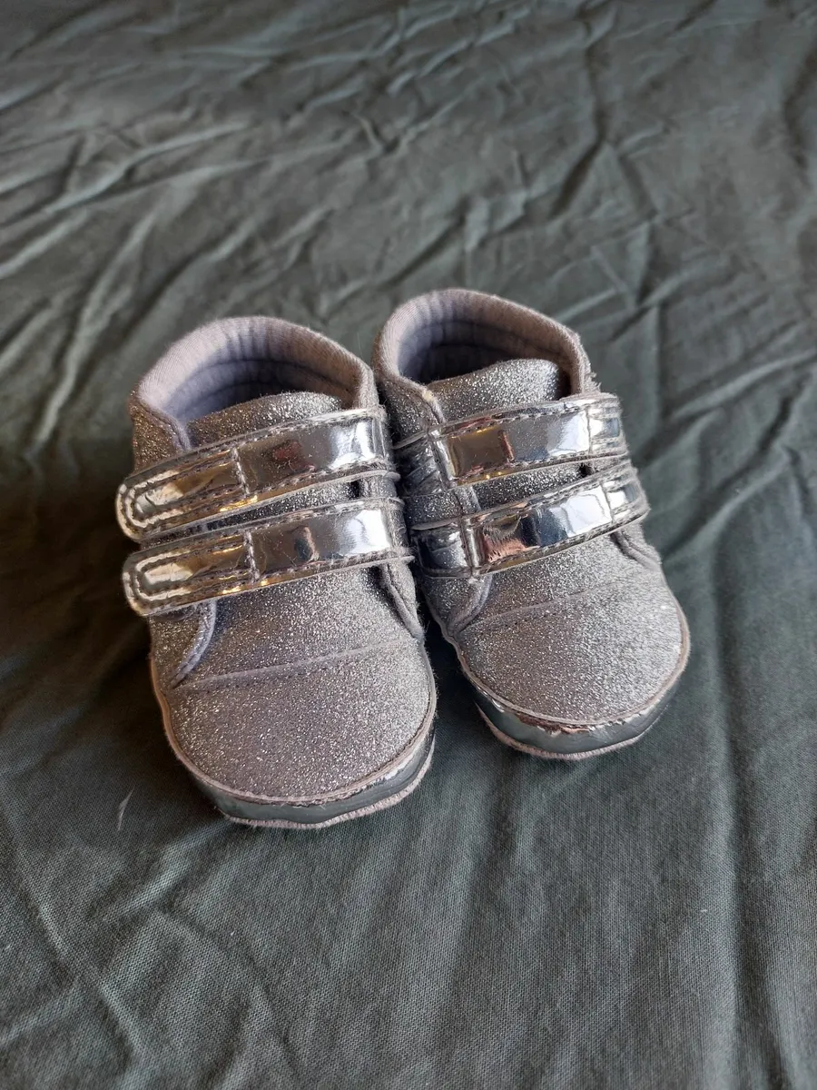 New - Chicco Baby silver shoes - Size 17 - Image 3