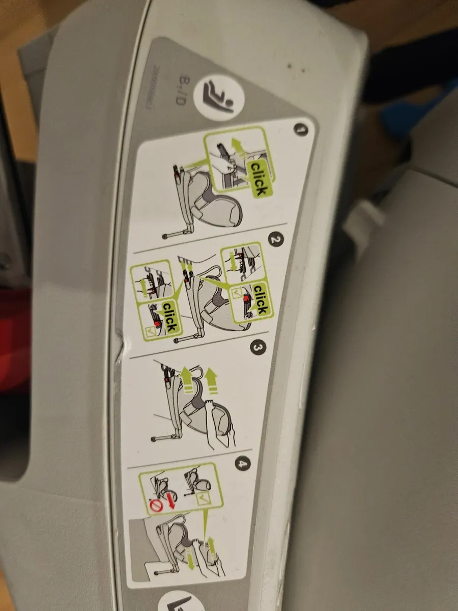 Britax Car Seat - Image 3