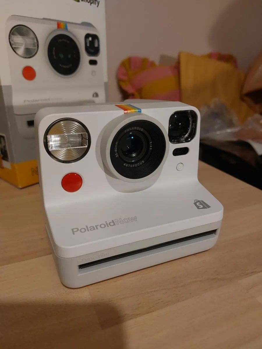 Polaroid camera - Image 1