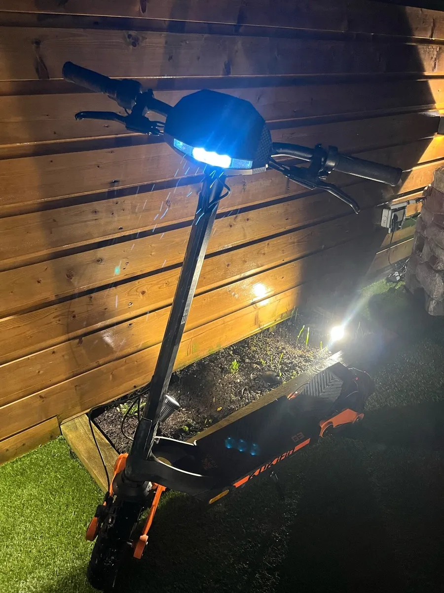 Kukrin kugoo g3 e scooter - Image 1