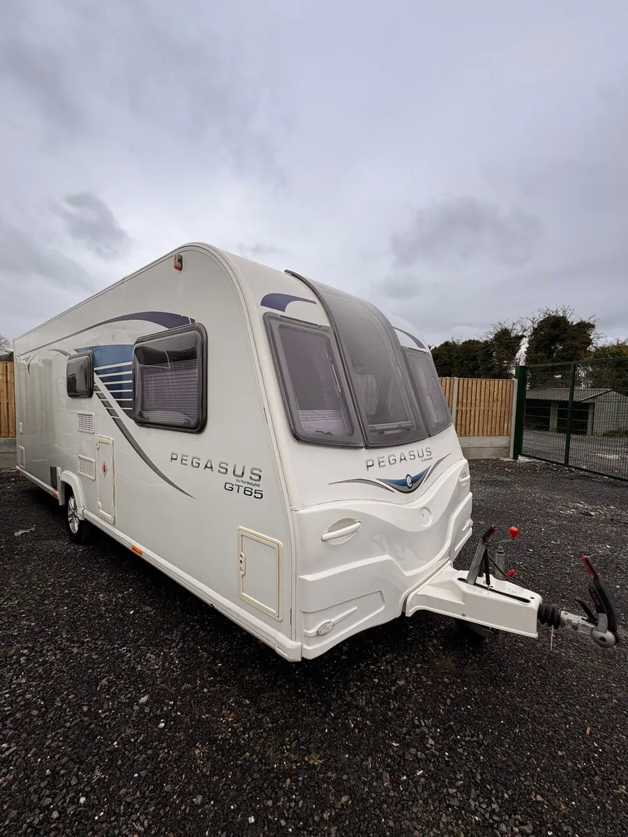 Bailey Pegasus 4 Berth Fixed Bed Caravan - Image 2
