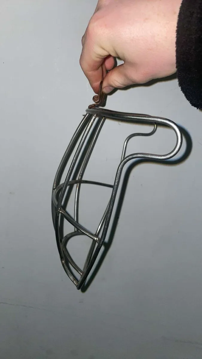 Oldstyle guard - Image 1