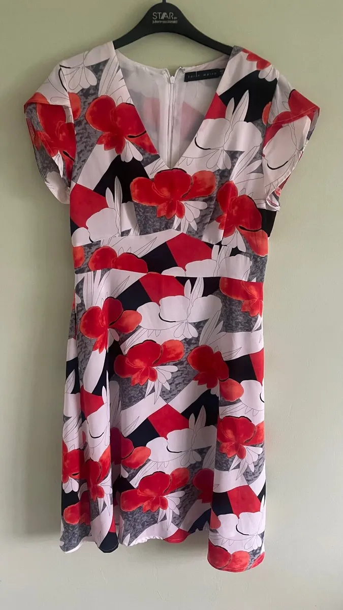 Womens dress - Image 1