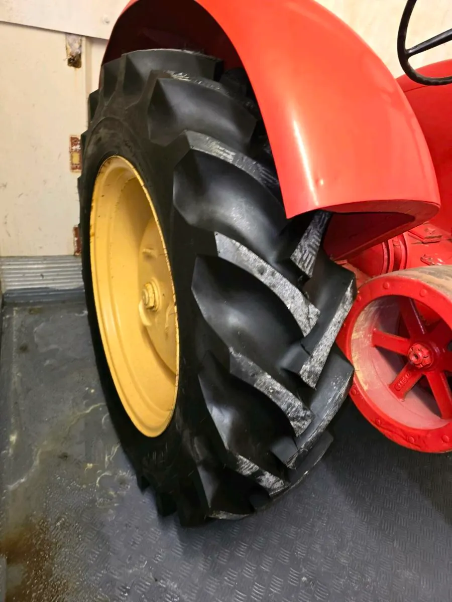 Massey Harris Junior vintage tractor - Image 3
