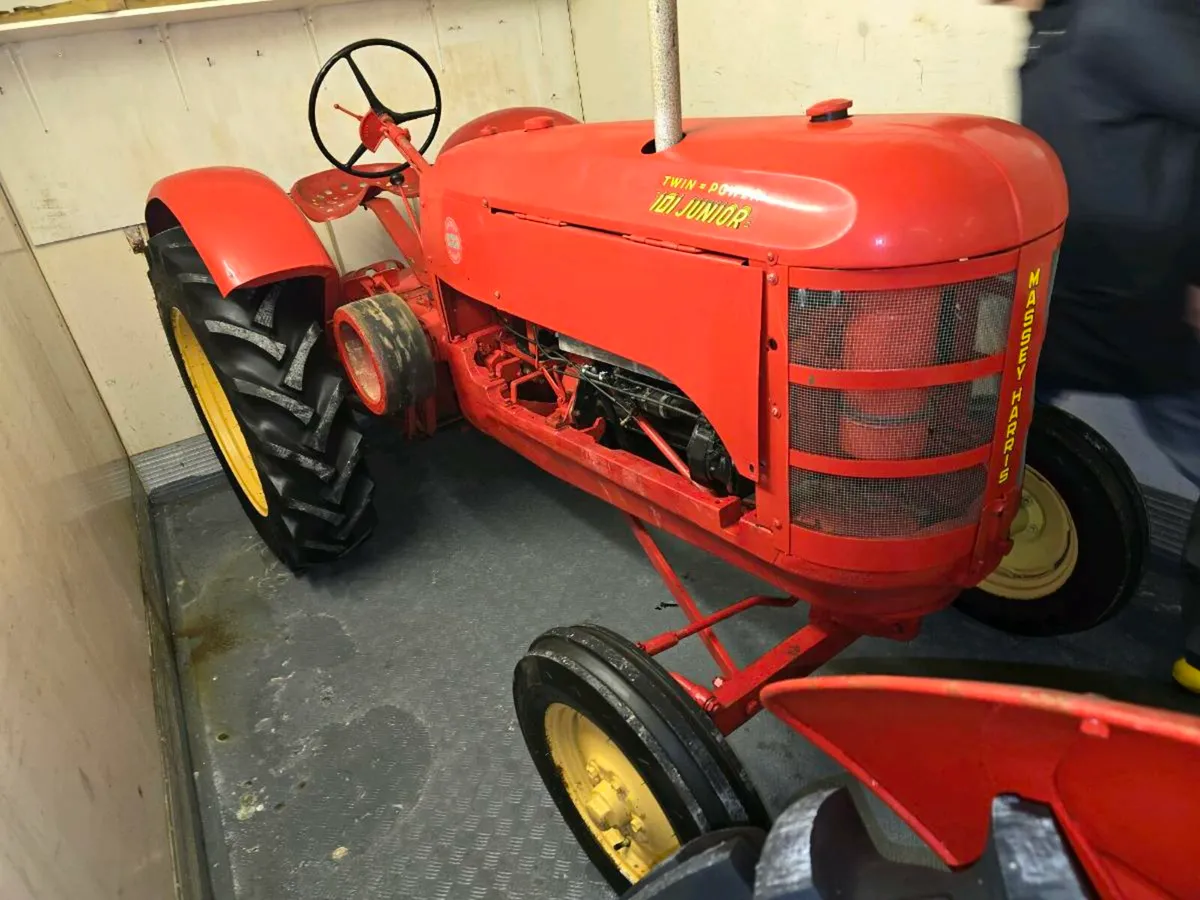 Massey Harris Junior vintage tractor - Image 4