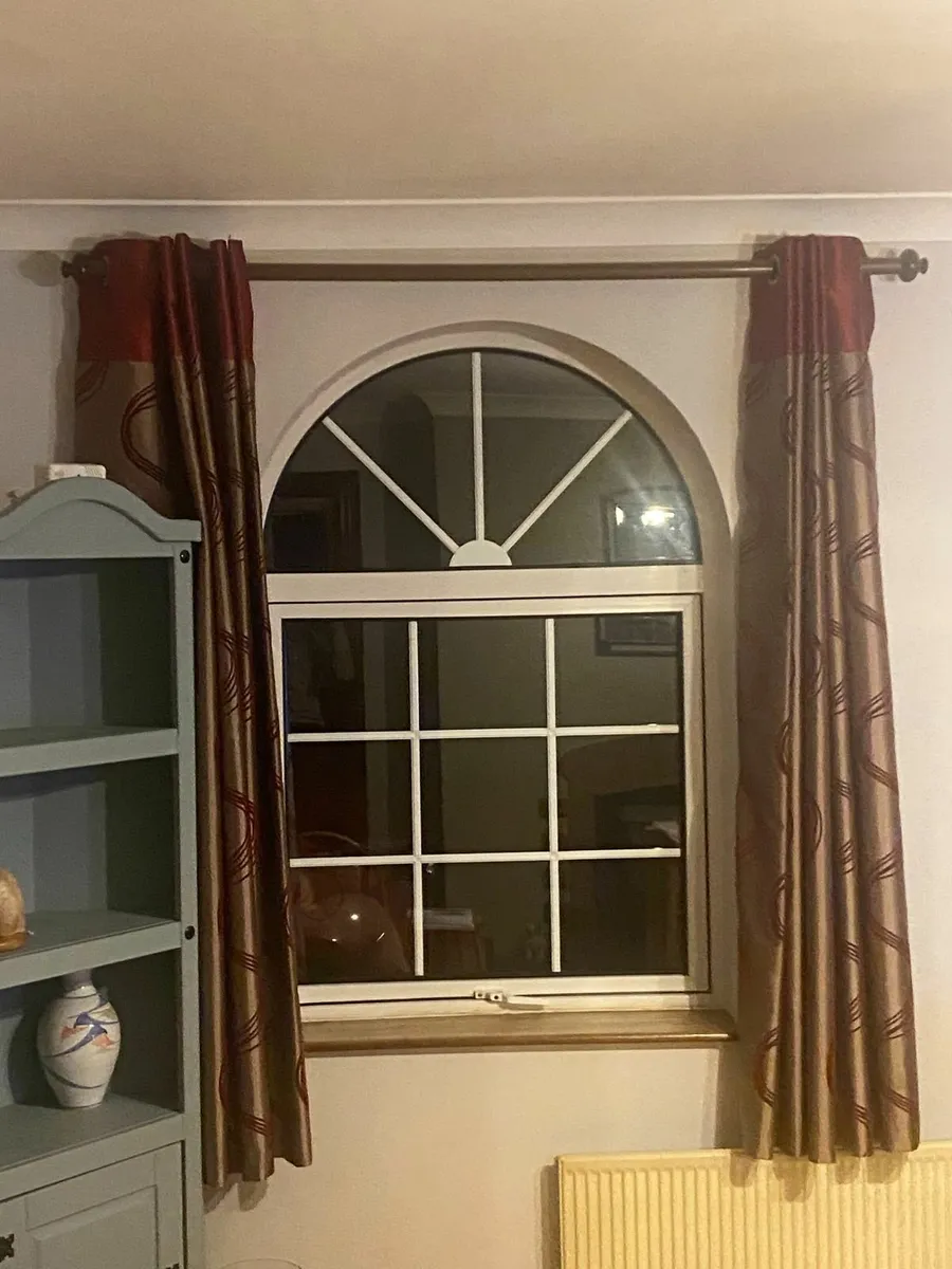 curtains and blinds - Image 1