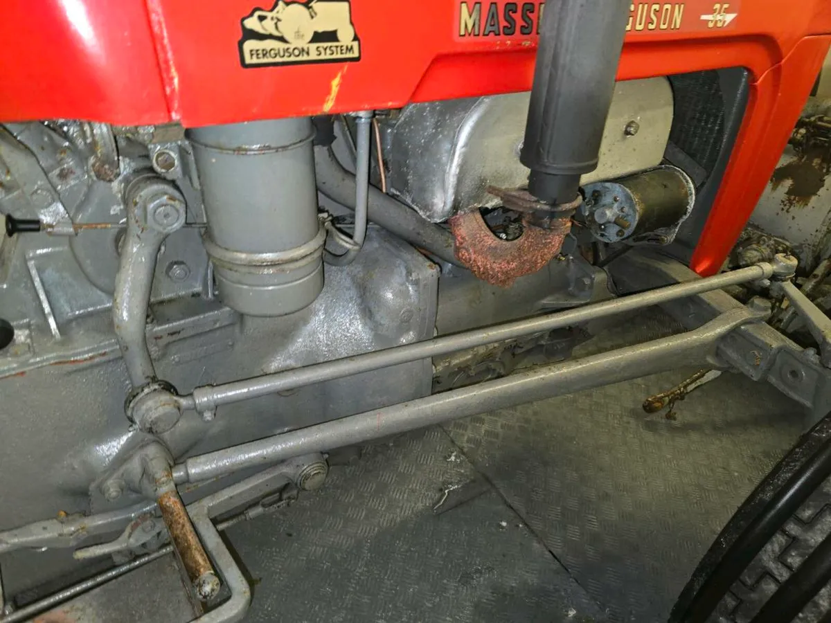 Massey ferguson 35 petrol vintage tractor - Image 2