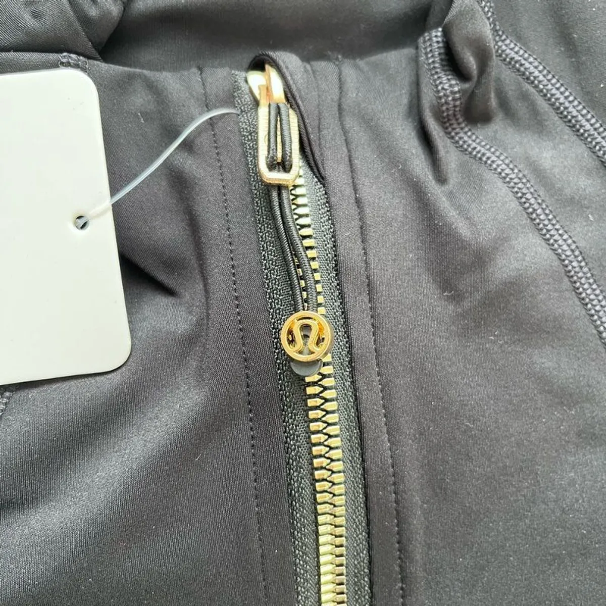 lululemon black define jacket with gold zip - Image 3