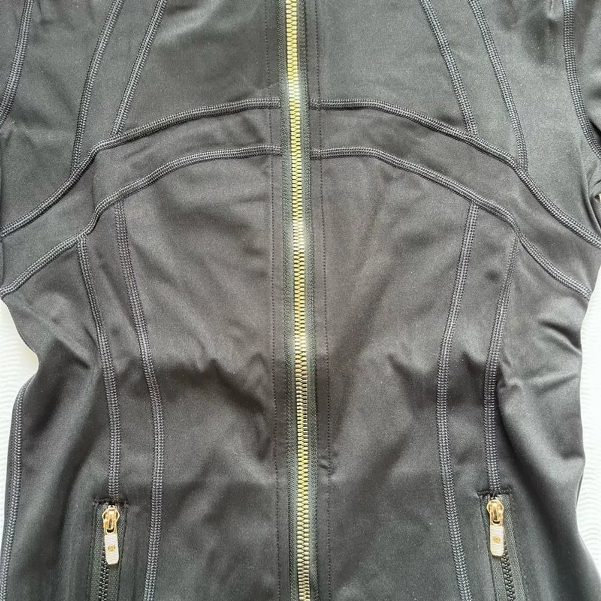 lululemon black define jacket with gold zip - Image 4