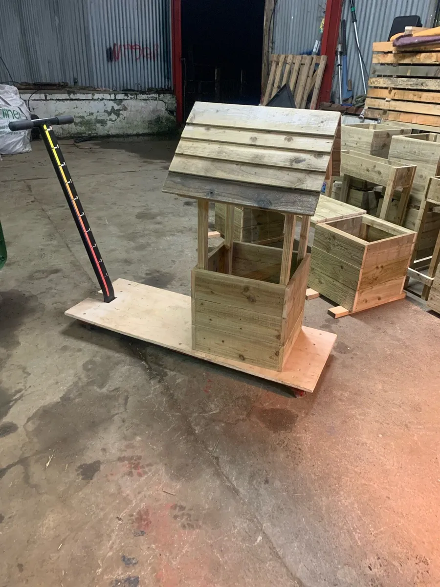Garden planters , benches and window boxes - Image 2