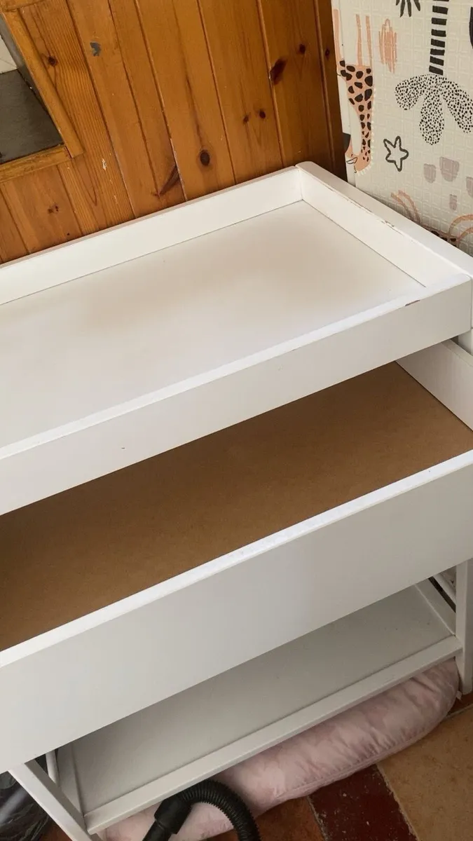 Baby changing unit - Image 1