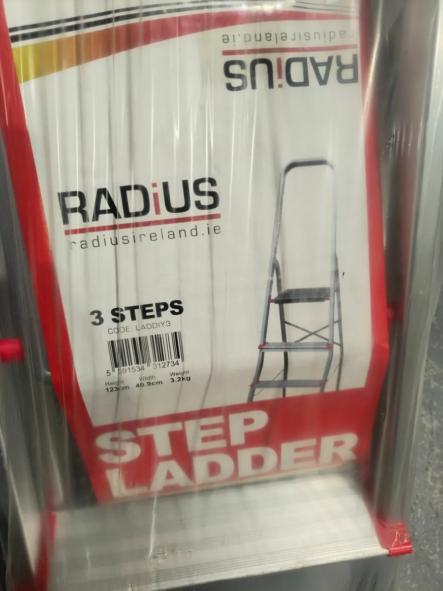 Brand New Radius Three Step ladder Step Ladder - Image 1