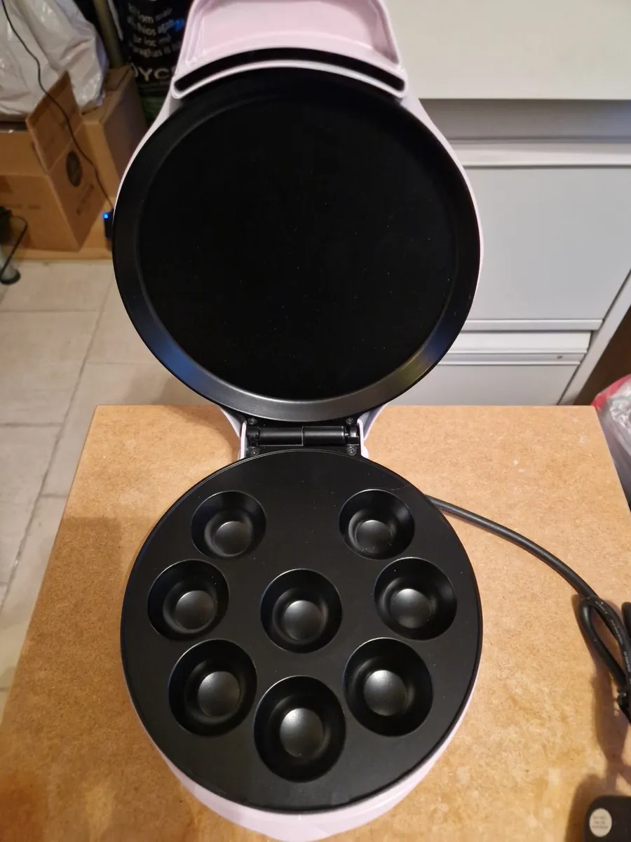 NEW Sweet Treats Brownie Bite Maker Model STBBM001 - Image 1