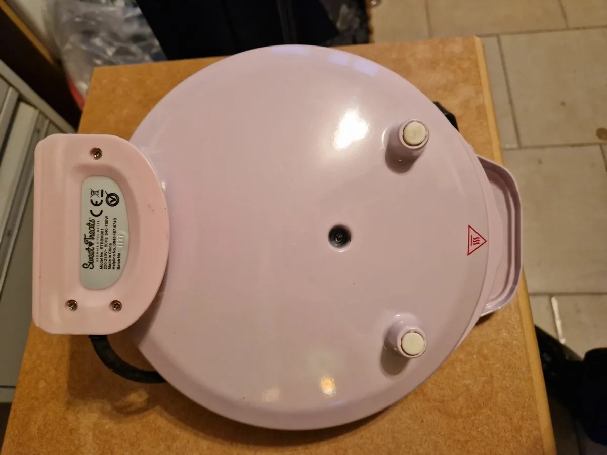 NEW Sweet Treats Brownie Bite Maker Model STBBM001 - Image 4