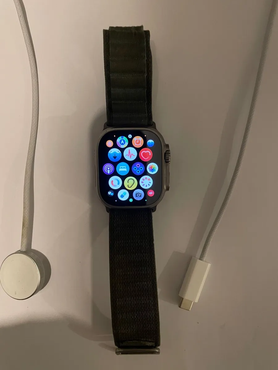 Apple Watch Ultra  ( CELL ) Titanium 49 MM - Image 4