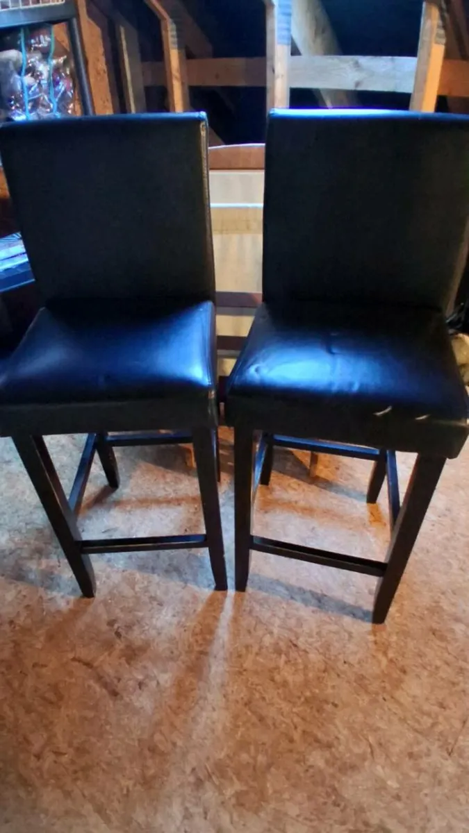 Set of 2 Breakfast Bar Stools - Image 1