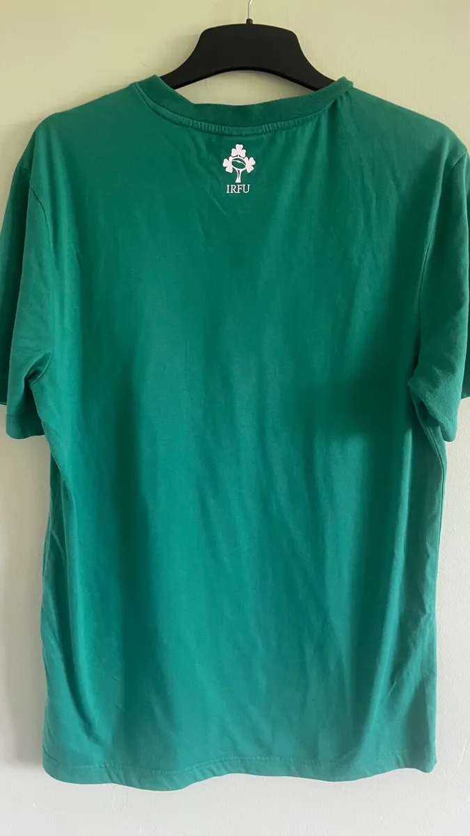 Ireland rugby tshirt large - Image 2