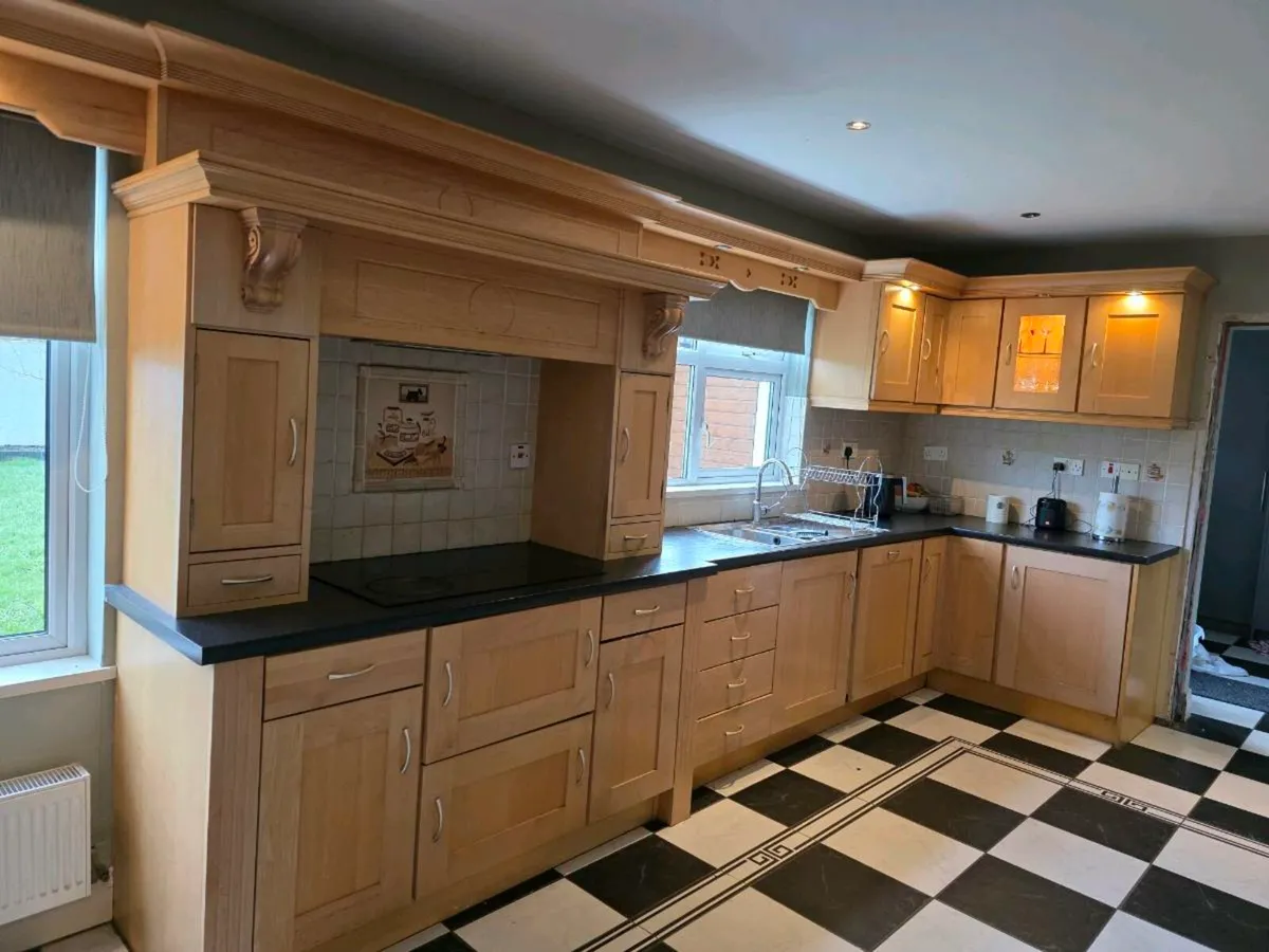 Kitchen Maple Shaker - Image 1