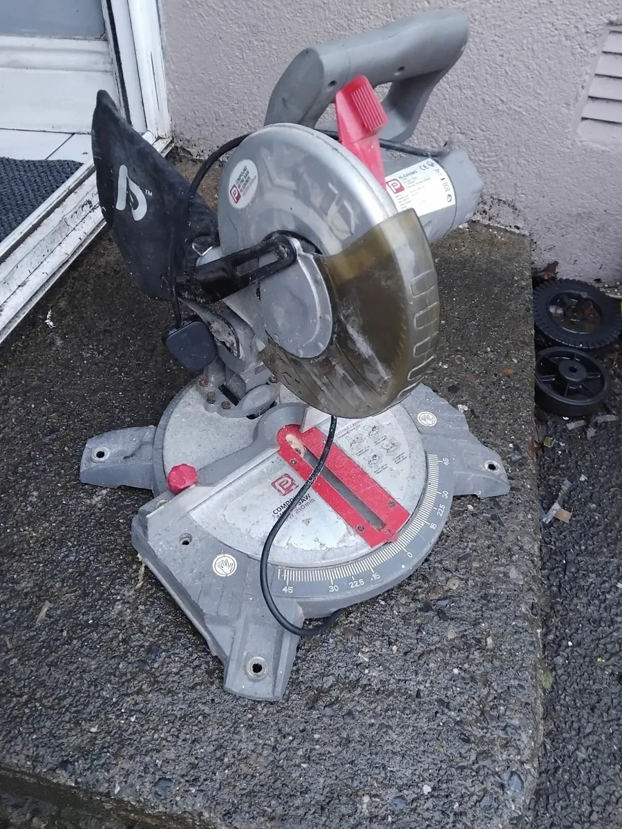 Chop saw working perfect priced 70e - Image 2