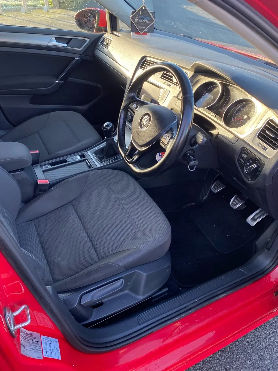 2015 Volkswagen Golf Match - Image 4