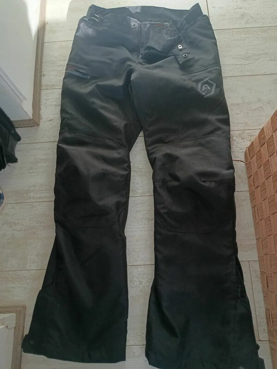 Motorcycle gear - Image 4