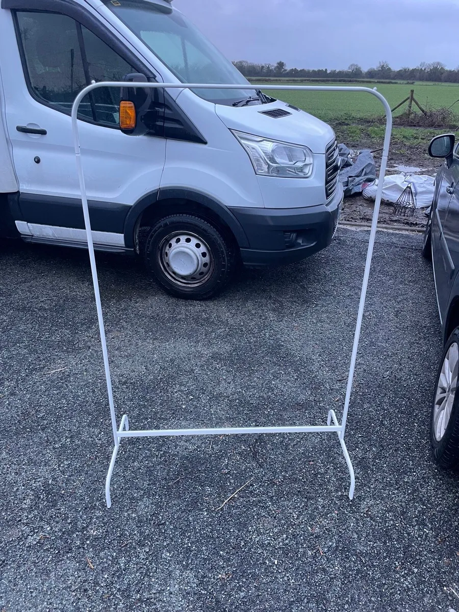 Clothes hanger €20 - Image 2